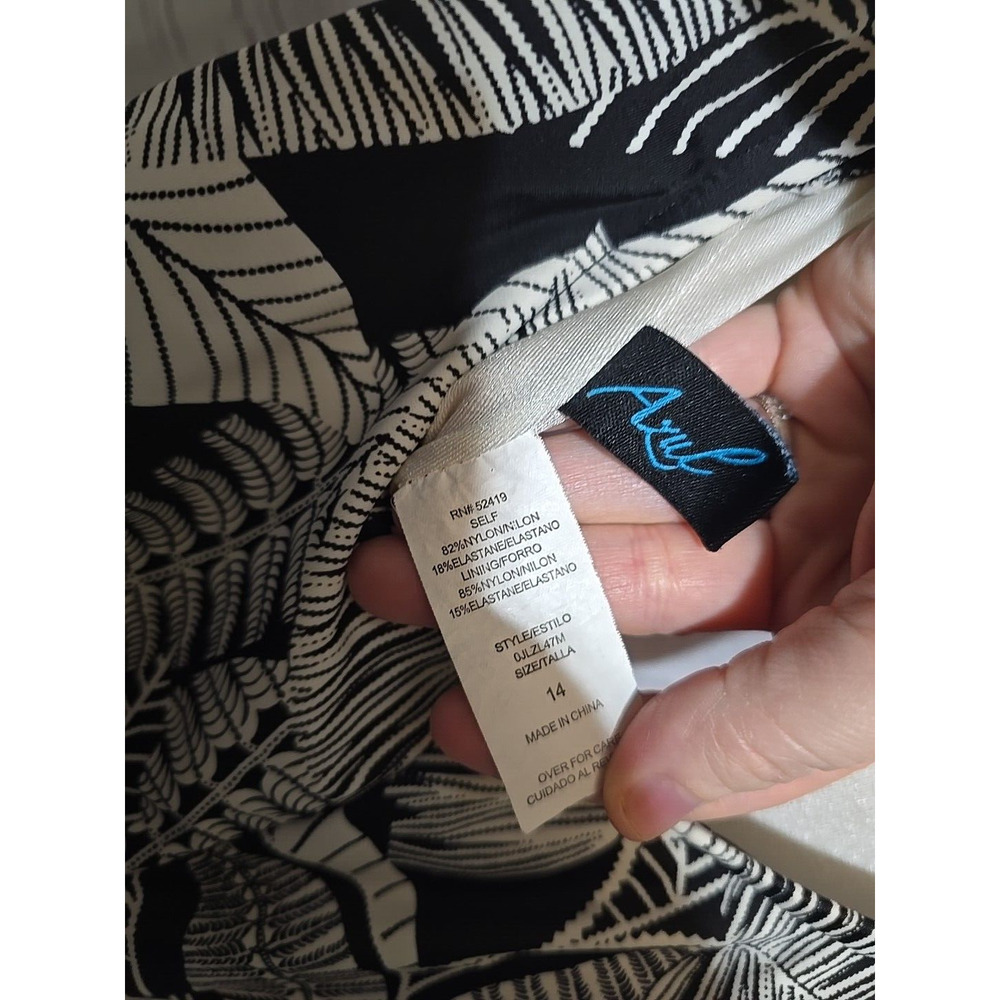 Azul‎ by Maxine of Hollywood Black Tropical One Piece Swimdress Womans Size 14 - Picture 5 of 5